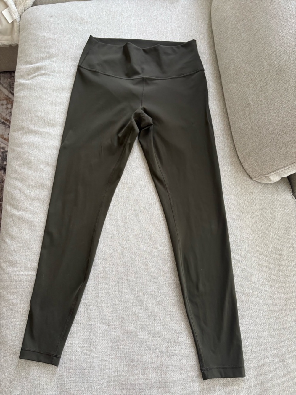 lululemon athletica Wunder Under Leggings Size 10 Olive Green